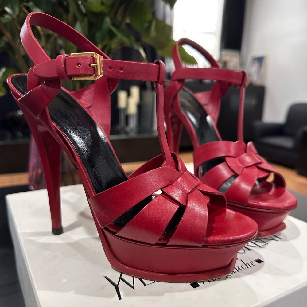 *NO BOX* Saint Laurent Tribute Heel - A classic that is always in style!